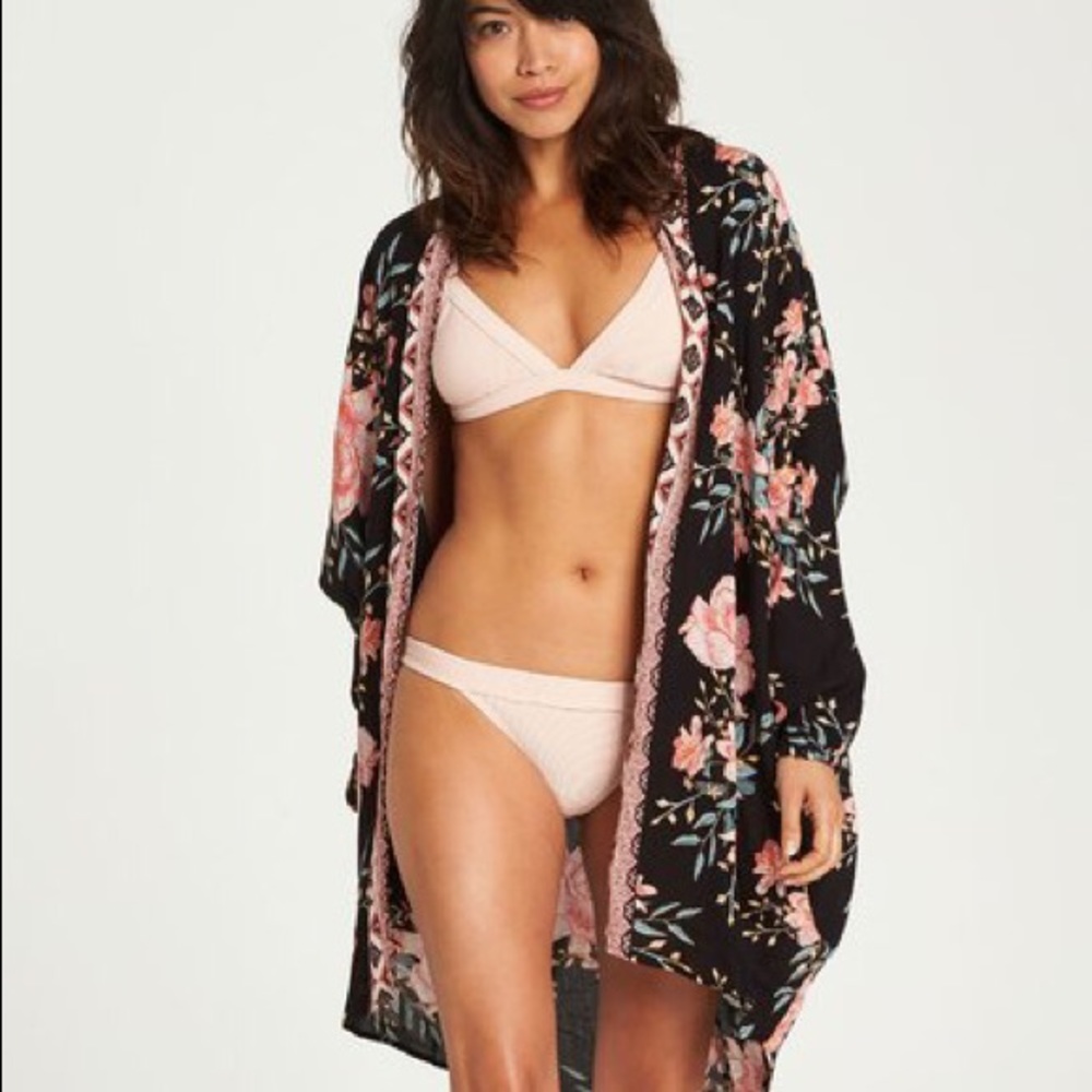 Billabong 🌺Kimono